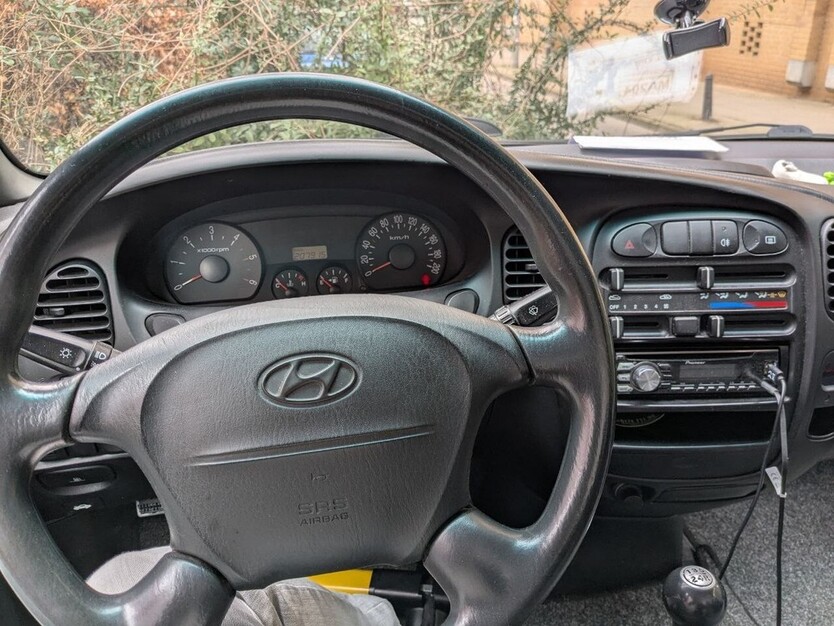 Hyundai H 1 208.000 km 8.000 € Hamburg 20038