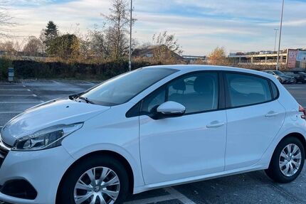 Peugeot 208 81.999 km 6.450 &euro; Hamburg 22297