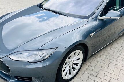 Tesla Model S 250.000 km 15.999 &euro; Geesthacht 21502