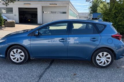 Toyota Auris 161.356 km 5.999 &euro; Barsbüttel 22885
