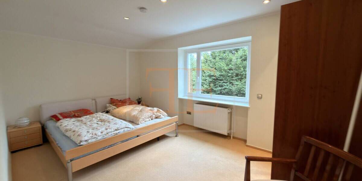 Charakterstarkes Architektenhaus mit Wellnessbereich und Indoor-Pool in Hamburg-Volksdorf - Einfamilienhaus Hamburg / Volksdorf Volksdorf | Angebot:26230730