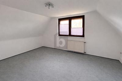 EIN ZUHAUSE MIT NATURBLICK UND VIEL POTENTIAL - Einfamilienhaus Henstedt-Ulzburg Ulzburg | Angebot:27115231
