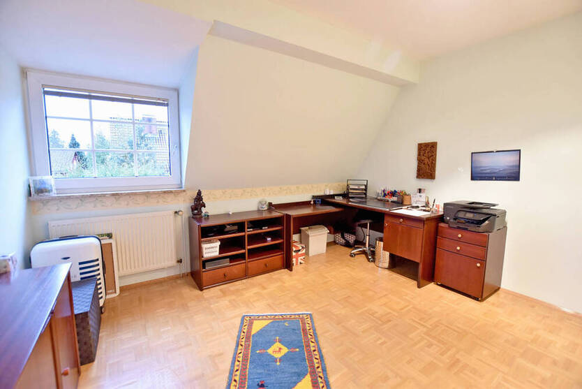 4-Zi.- Doppelhaustraum mit Wintergarten, Kamin, Sauna, Carport und Garten in ruhiger Sackgassenlage