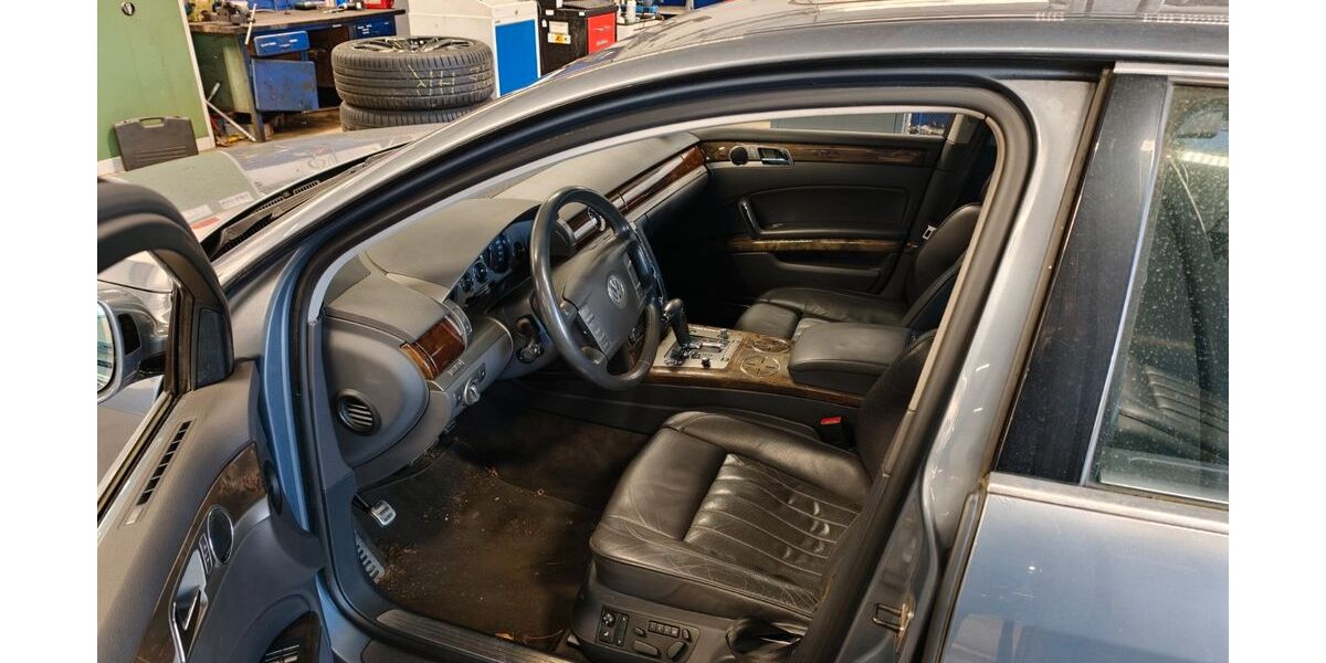 VW Phaeton 211.000 km 5.999 &euro; Hamburg 22547