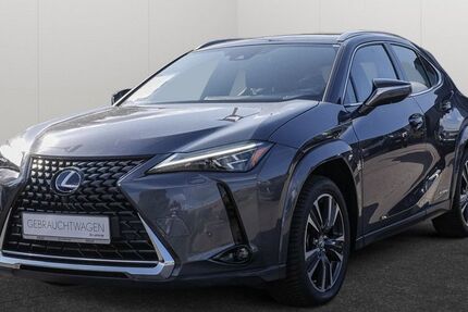 Lexus UX 34.350 km 31.290 € Hamburg 22529
