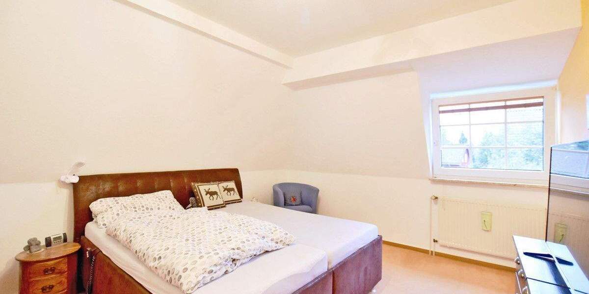 Lichtdurchfluteter 4-Zi.-Doppelhaustraum mit Wintergarten, Kamin, Sauna und Gartenidylle 4 zimmer