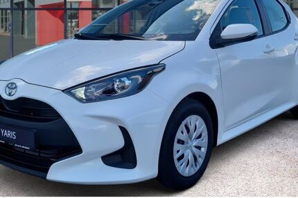 Toyota Yaris 2.723 km 21.980 &euro; Halstenbek 25469