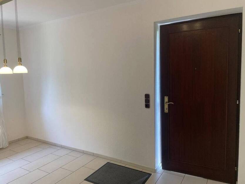 Doppelhaushälfte saniert mit Garten und Garage