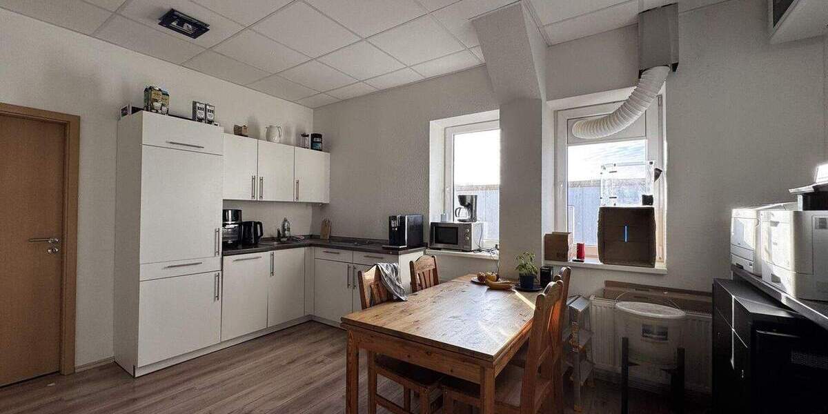 Gewerbeobjekt Seevetal Beckedorf - 3 Zimmer, 122 m&sup2;, 1.220&euro; | Angebot:25425867