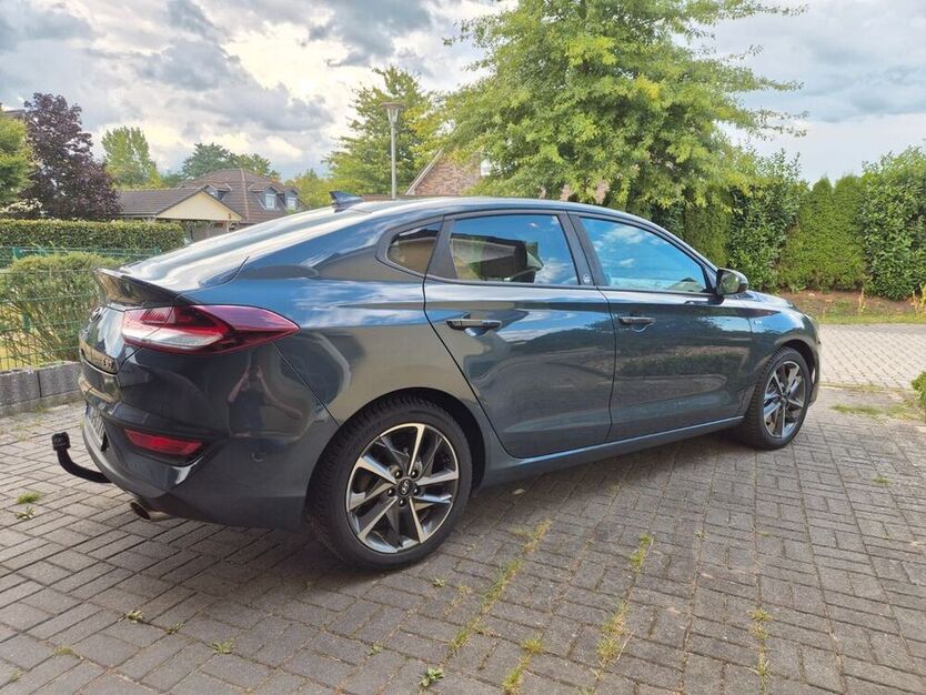 i30