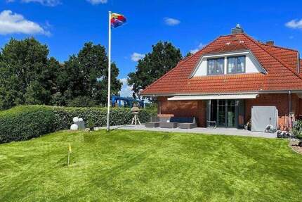 F-R-E-I- Traum Walmdach-Haus mit Feldblick