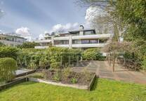Erstbezug nach Sanierung - Penthouse mit Dachterasse und Pool