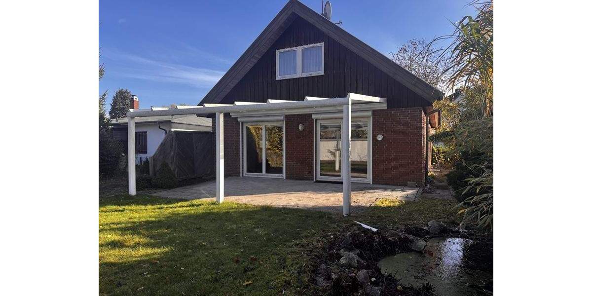 Skandinavisches Holz-Fachwerkhaus - Wohn- zuzüglich Nutzfläche im Dachgeschoss 4 zimmer