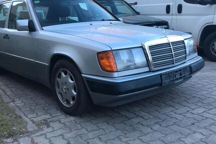 Mercedes-Benz E 300 139.000 km 4.450 &euro; Oststeinbek 22113
