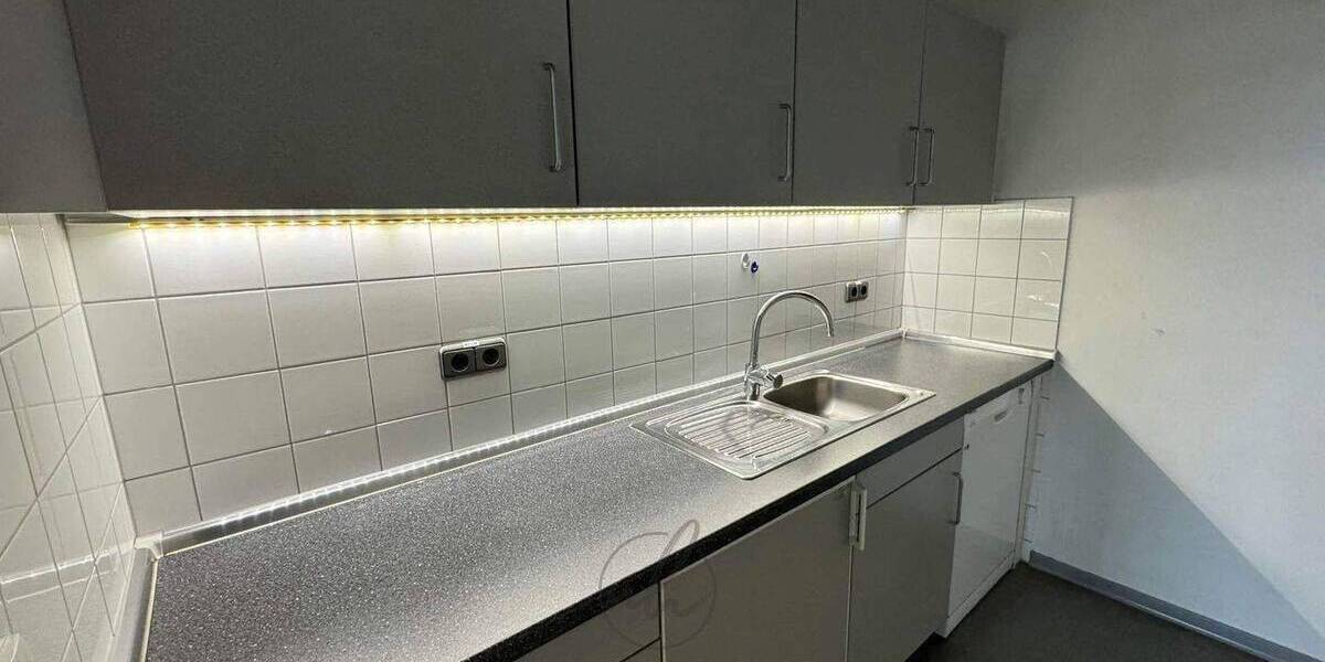 Gewerbeobjekt Hamburg Rahlstedt - 2 Zimmer, 110 m&sup2;, 1.430&euro; | Angebot:26903024