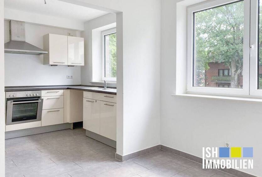 Pinneberg: Moderne 3-Zimmer-Wohnung mit Balkon