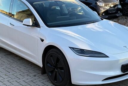 Tesla Model 3 46.000 km 31.999 € Hamburg 22175