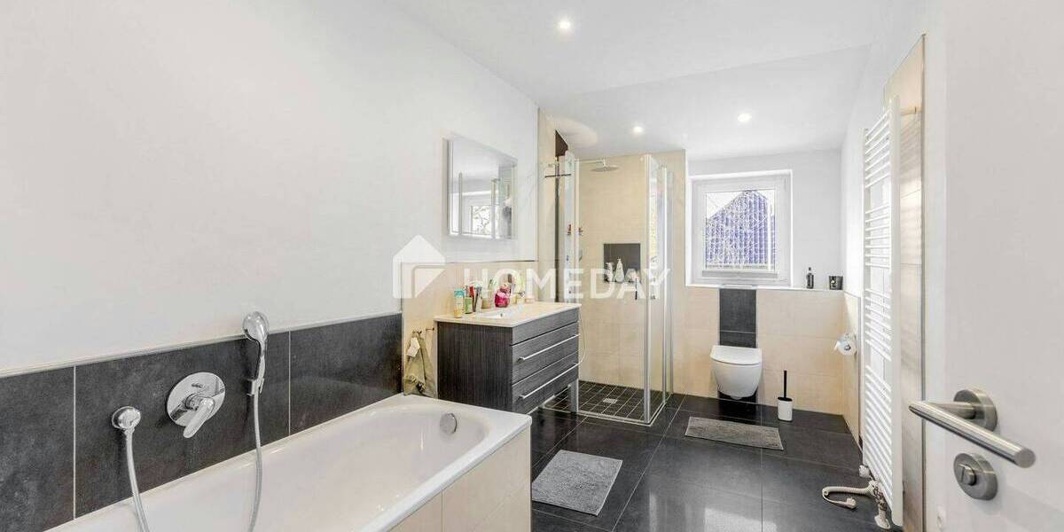 Doppelhaushälfte Hamburg Schnelsen - 7 Zimmer, 215 m&sup2;, 1.650.000&euro; | Angebot:26027517