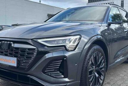 Audi Q8 e-tron 24.738 km 63.950 € Hamburg 22047