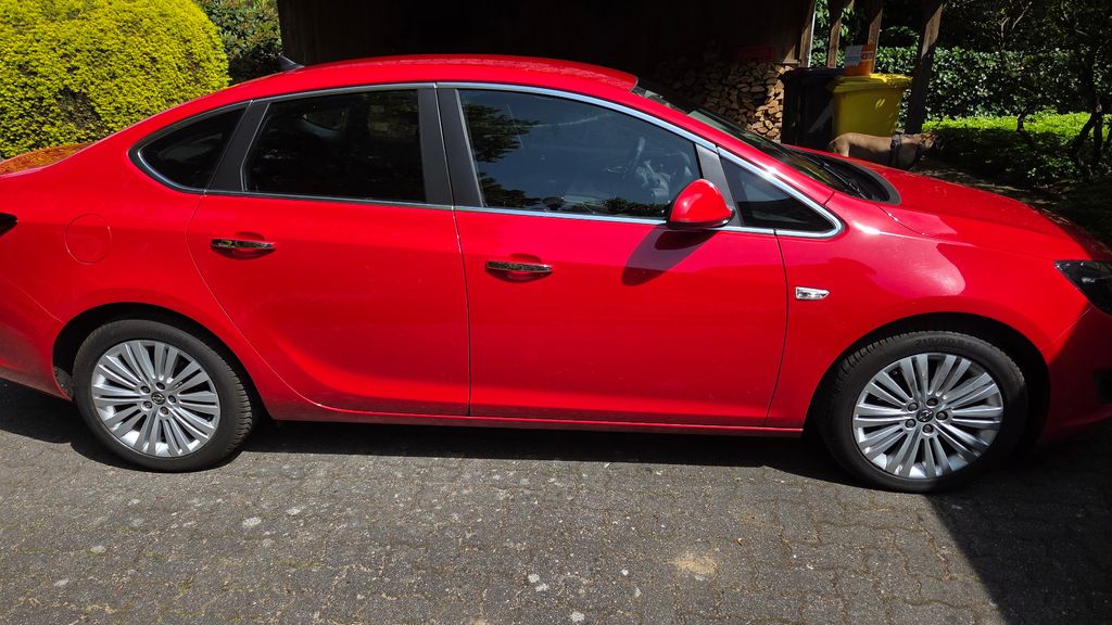 Opel Astra 32.200 km 8.999 &euro; Hamburg 22303