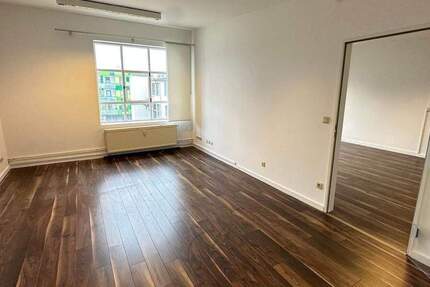 Gewerbeobjekt Hamburg Wandsbek - 4 Zimmer, 145 m&sup2;, 1.450&euro; | Angebot:26092839