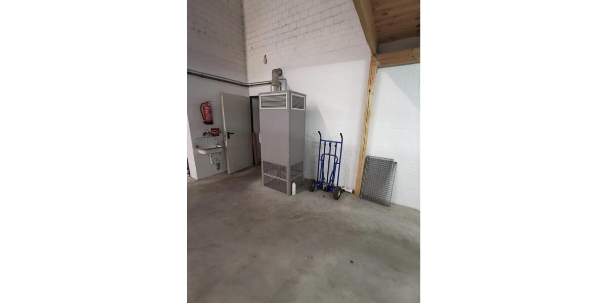 Top Lager- & Produktionshalle, Büro, Regale, Stapler zimmer