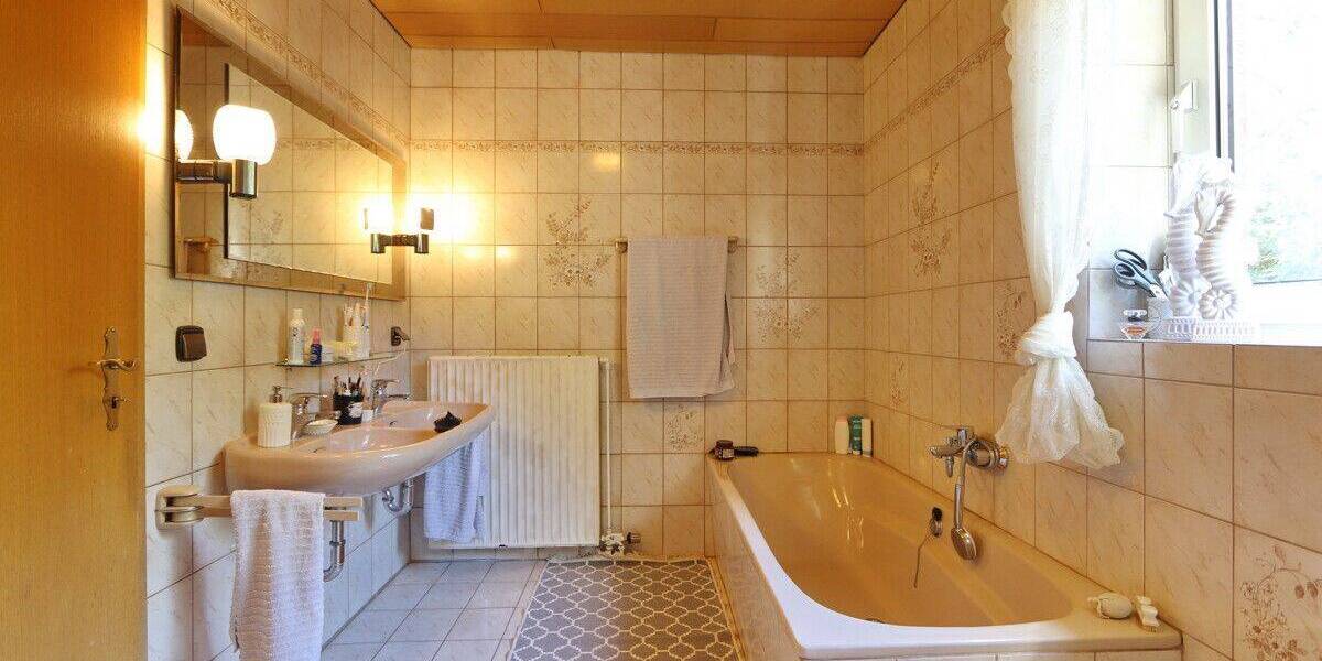 Einfamilienhaus Hamburg Langenhorn - 8 Zimmer, 191 m&sup2;, 450.000&euro; | Angebot:26806972