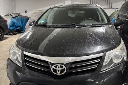 Toyota Avensis 303.958 km 3.350 &euro; Hamburg 22455