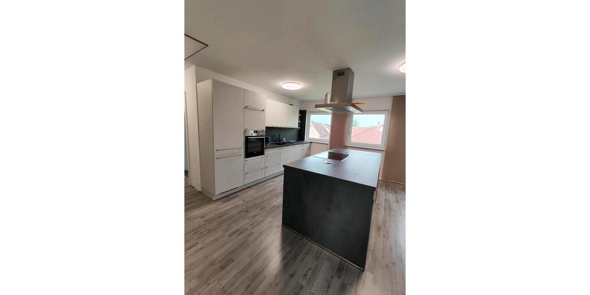 Etagenwohnung Geesthacht - 5 Zimmer, 156 m&sup2;, 1.950&euro; | Angebot:26241939