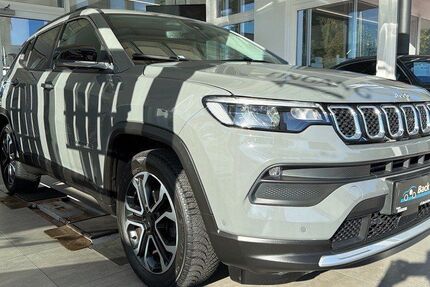 Jeep Compass 31.071 km 23.950 € Hamburg 22761