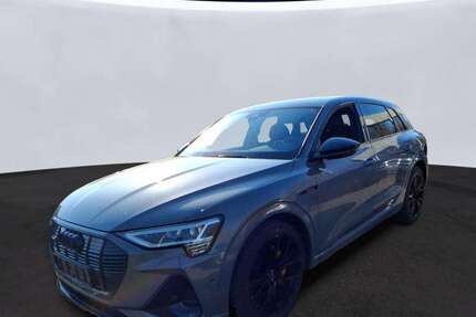 Audi e-tron 44.576 km 38.990 &euro; Hamburg 22047