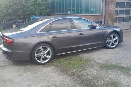 Audi A8 209.000 km 19.990 &euro; Pinneberg 25421