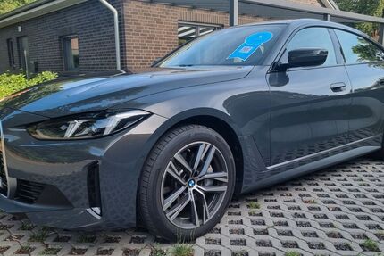 BMW i4 14.238 km 45.900 &euro; Hamburg 21077