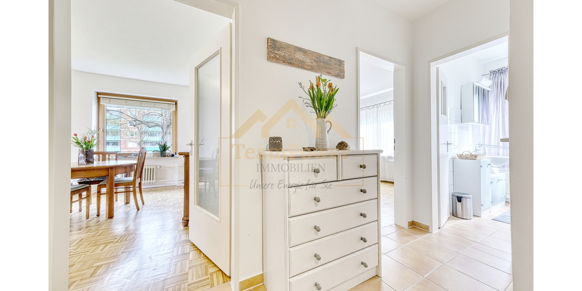 Wohnen nahe AEZ: 3,5 Zimmer, Balkon & TG - Stellplatz im Hochparterre - Erdgeschoßwohnung Hamburg Wandsbek | Angebot:26294180