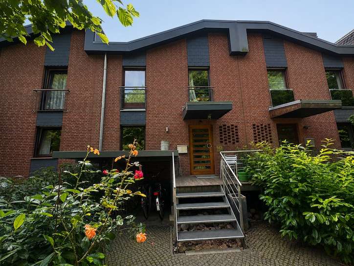 Einfamilienhaus Hamburg Wandsbek - 6.5 Zimmer, 152 m&sup2;, 2.800&euro; | Angebot:26902172