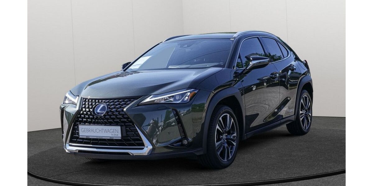 Lexus UX 45.813 km 27.490 € Hamburg 22529