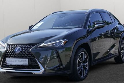 Lexus UX 45.813 km 27.990 € Hamburg 22529