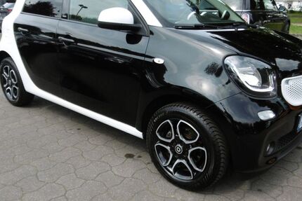 Smart ForFour 44.206 km 9.480 &euro; Hamburg 22459