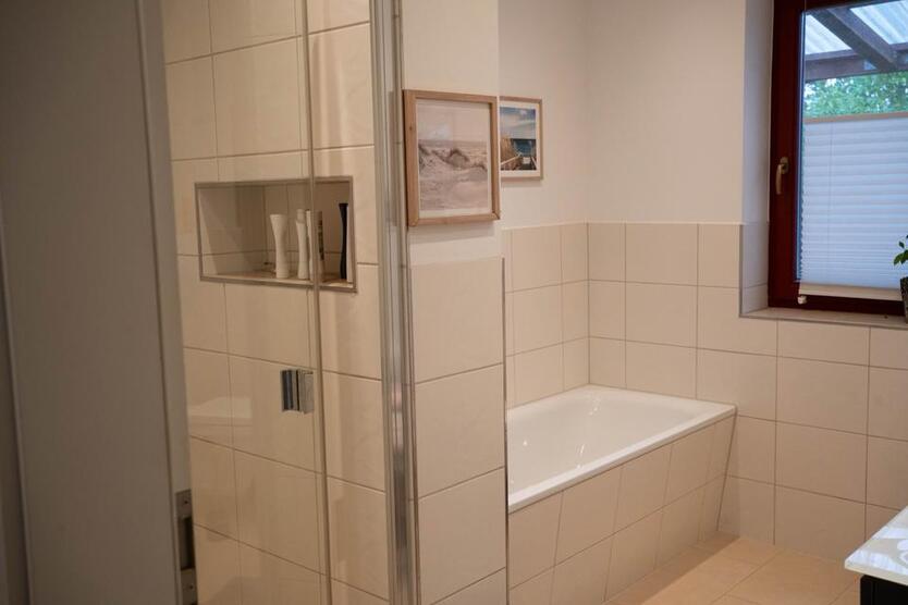 Haus mit großem Garten in bester Lage zimmer