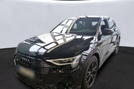 Audi e-tron 33.608 km 39.990 &euro; Hamburg 22047