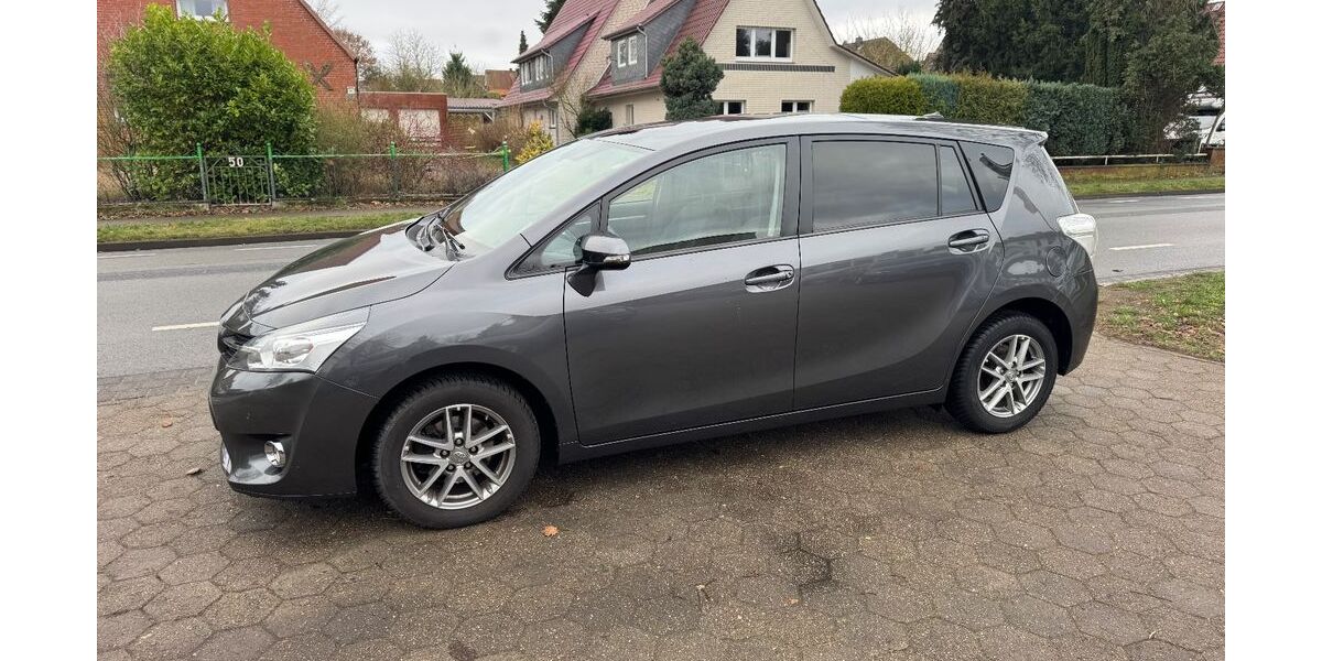Toyota Verso 153.000 km 8.700 &euro; Stelle 21435