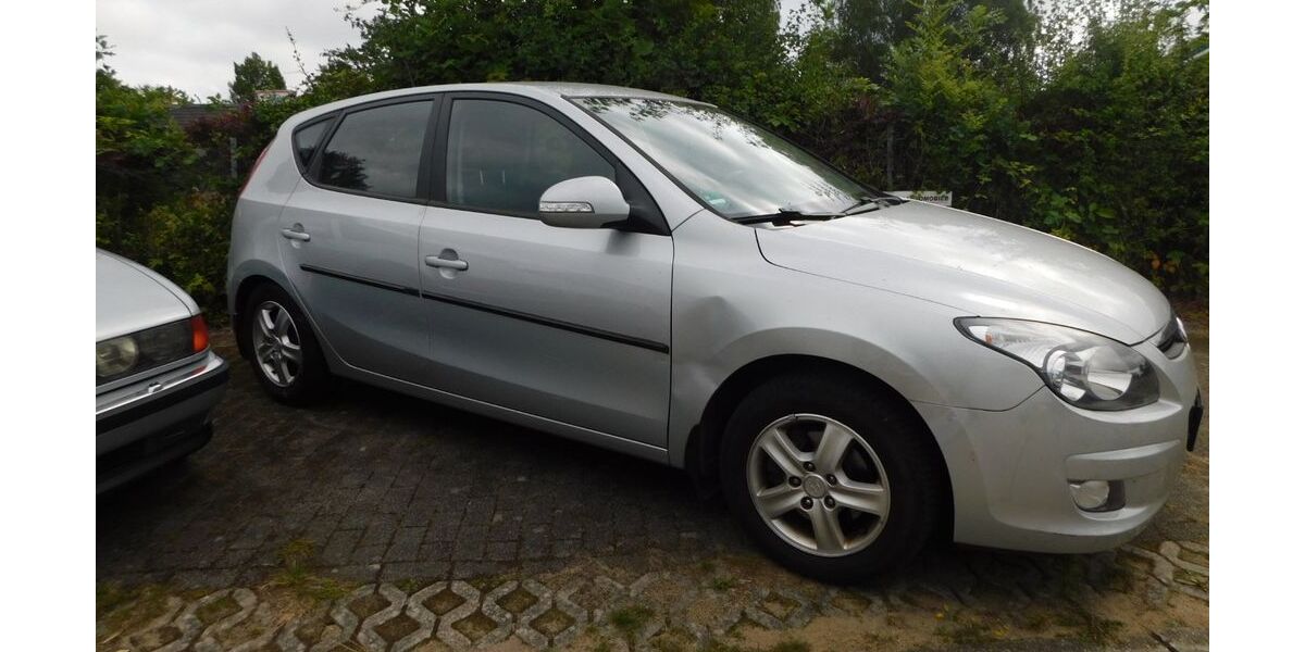 Hyundai i30 100.751 km 1.499 &euro; Ahrensburg 22926