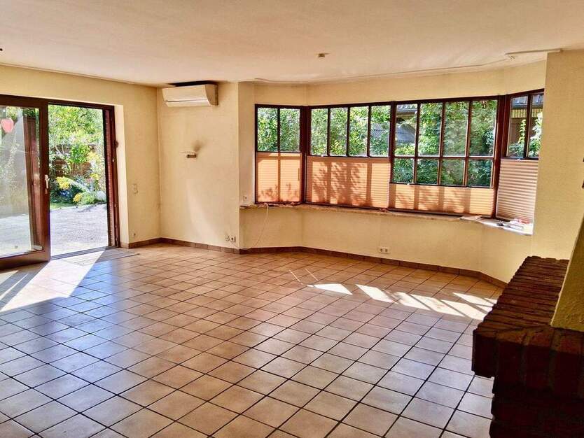 über 300 m2 WflNfl. - xxl Landhaus für 2 Familien oder große Familie - FREI - 2 x 5 Zimmer - Kamin - Sauna - riesiger Keller -