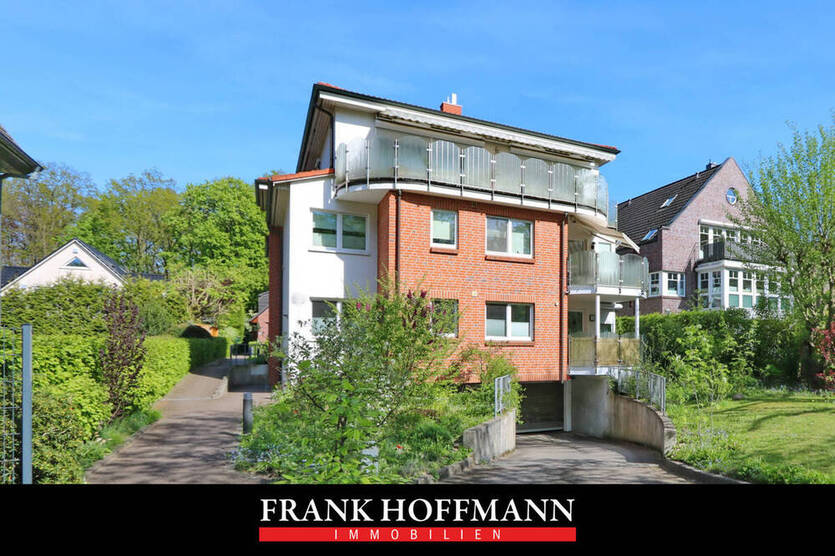 Gepflegte Wohnung mit Balkon, Garten und Tiefgaragen-Stellplatz in Hamburg-Volksdorf