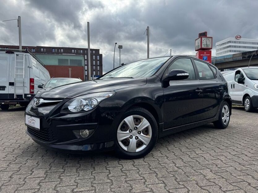 i30