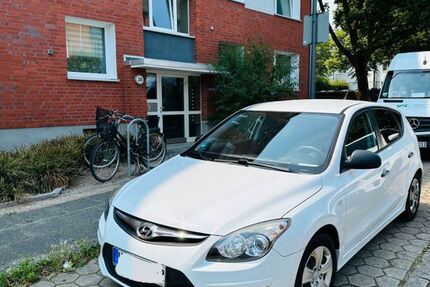 Hyundai i30 97.000 km 5.300 € Hamburg 22047