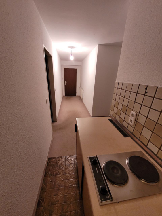 Büro & Lager mit Pantry und Duschbad; frisch gestrichen zimmer
