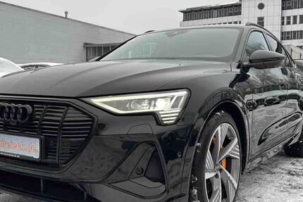 Audi e-tron 45.241 km 38.950 &euro; Hamburg 22047