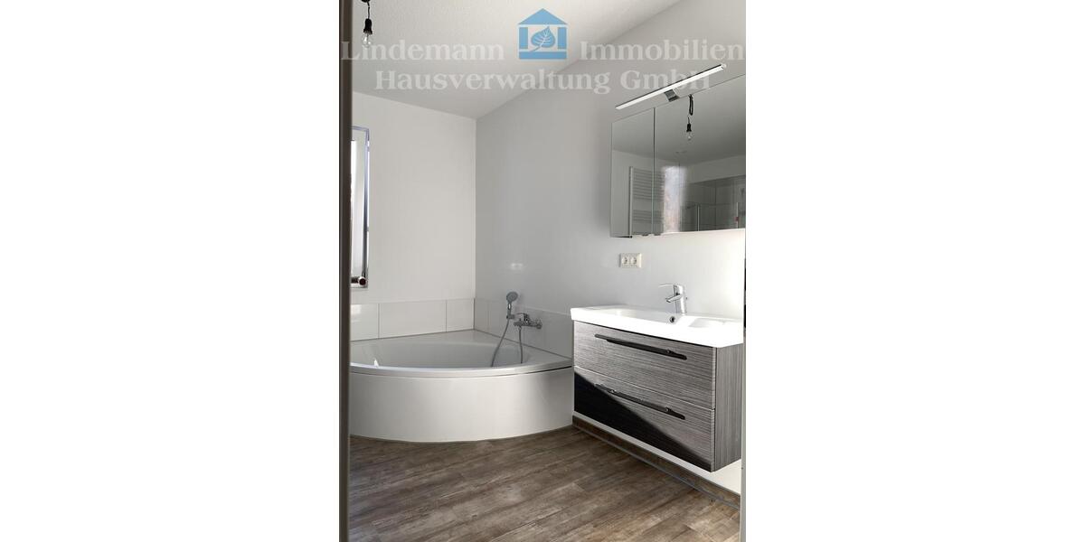 Erdgeschoßwohnung Buxtehude - 3 Zimmer, 122 m&sup2;, 1.300&euro; | Angebot:25646557