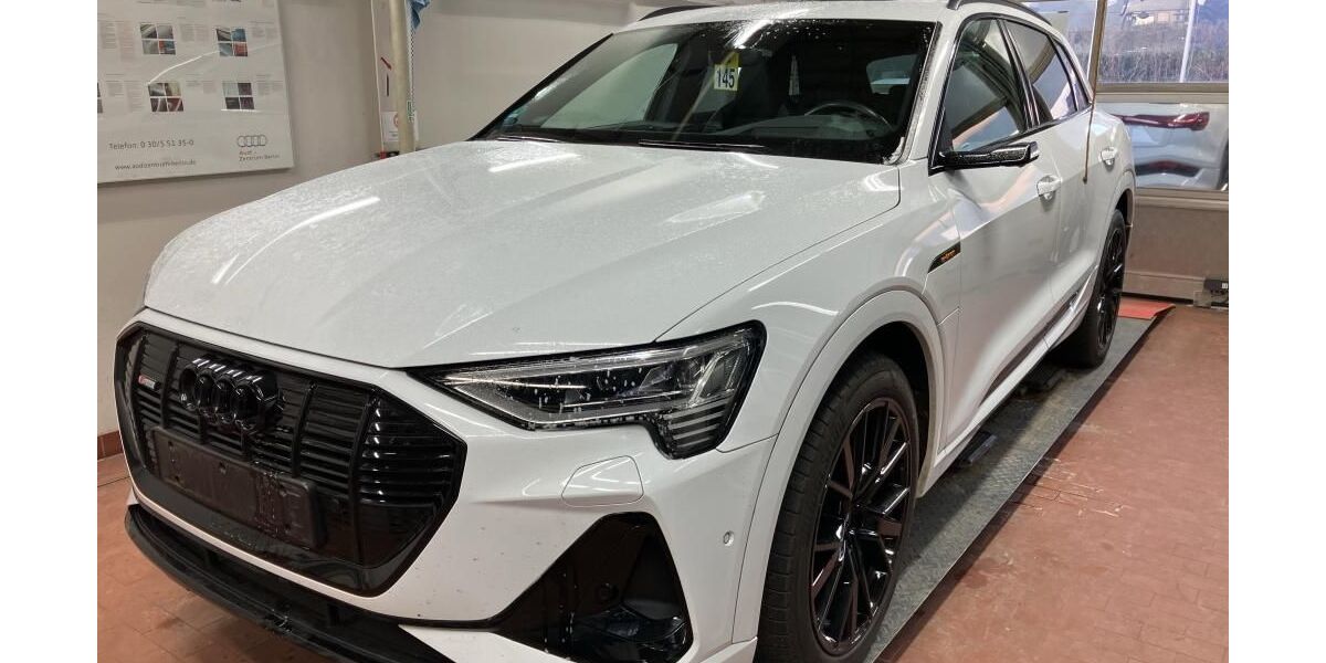 Audi e-tron 38.935 km 41.990 &euro; Hamburg 22047